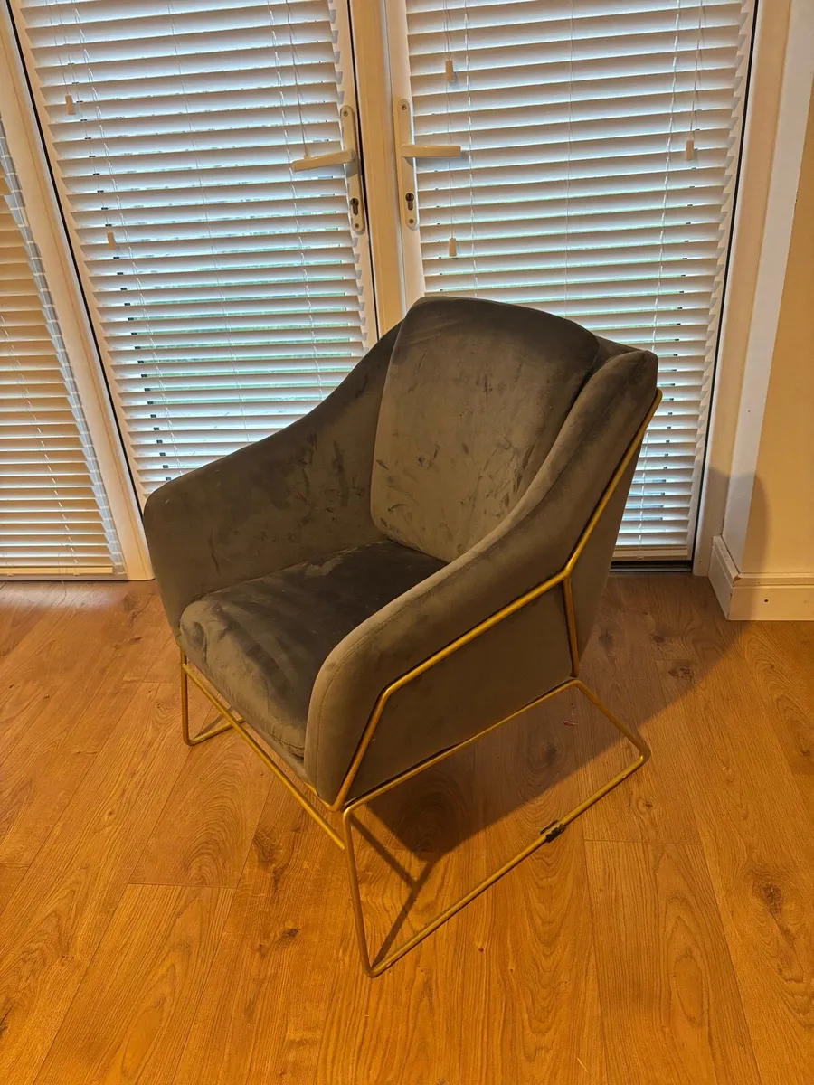 Grey accent chair - Image 2