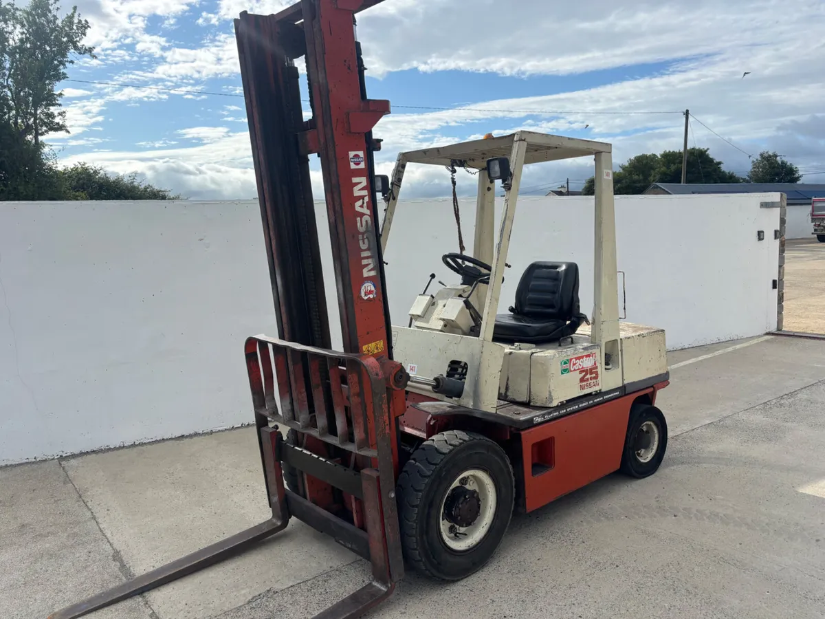 Nissan 2.5 ton - Image 3
