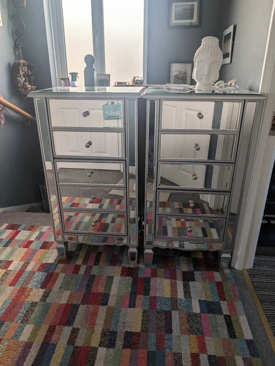 2 Mirrored Chest units & 1 Mirrored bedside unit, - Image 4