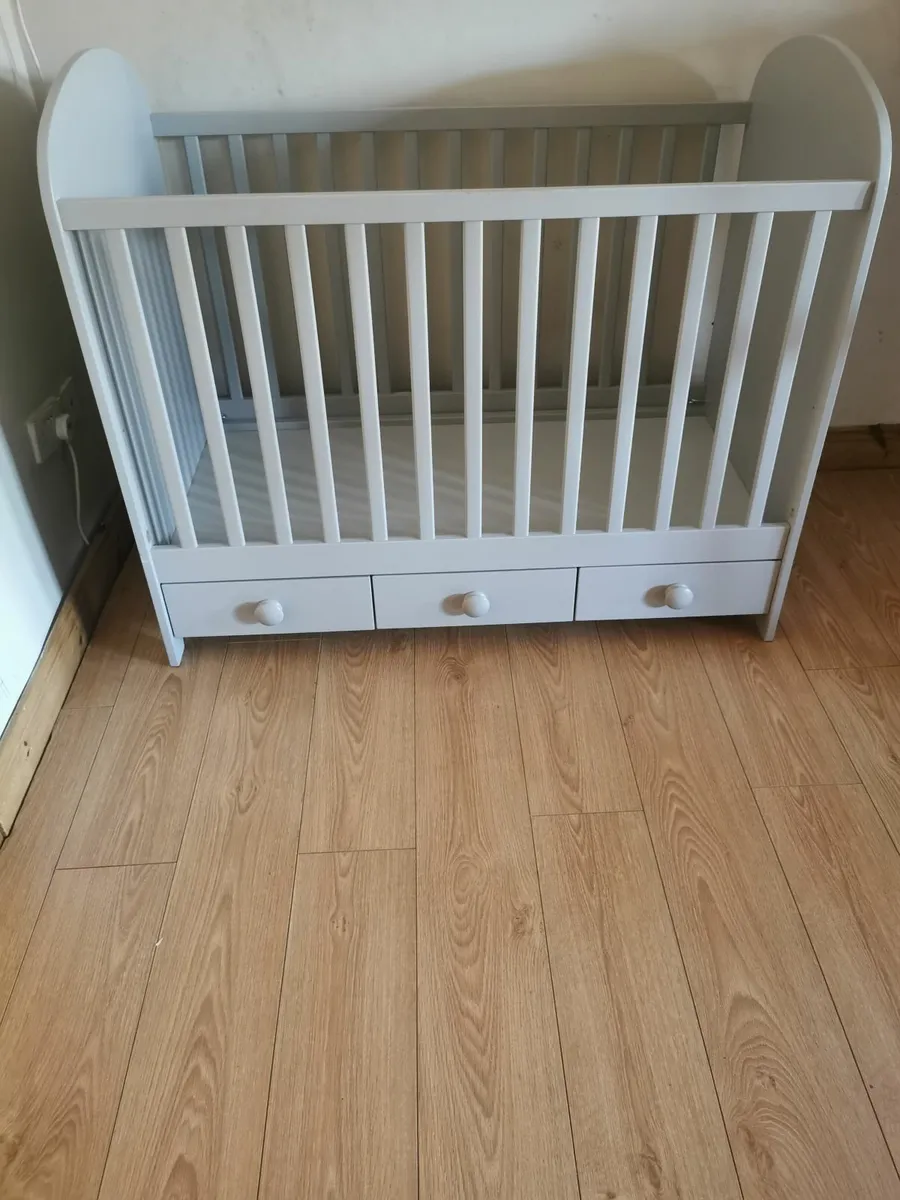 Quality Modern cot with drawers+Luxury mattress - Image 1