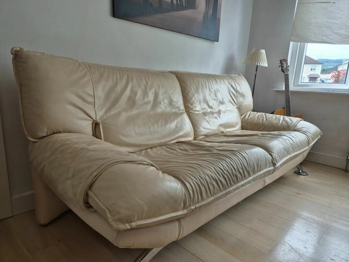 FREE LEATHER Couch