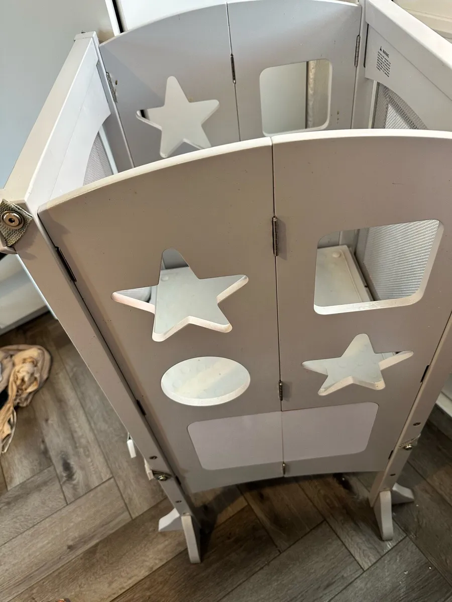 Grey folding kitchen helper tower for kids - Image 1