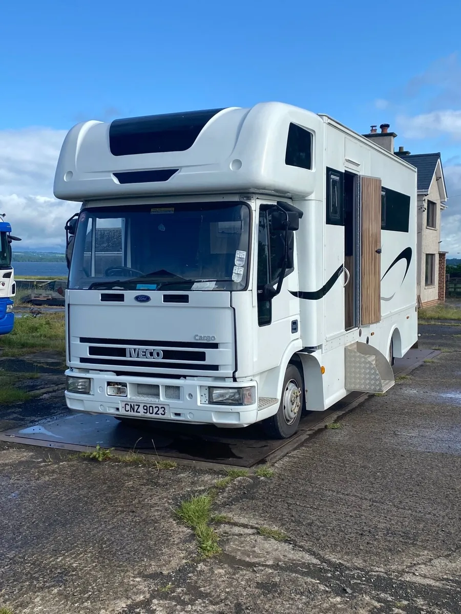 Camper - Image 1