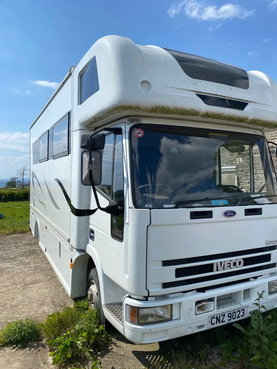 Camper - Image 2