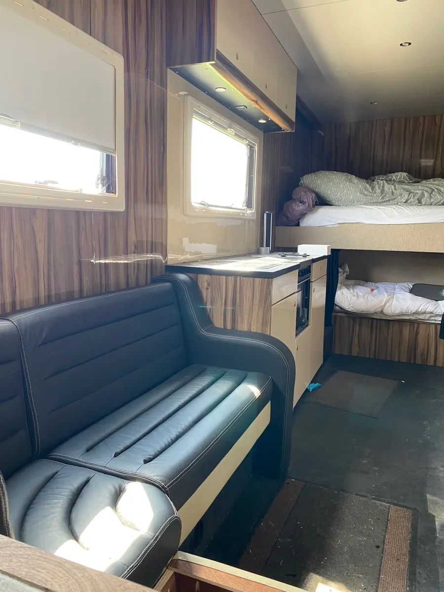 Camper - Image 4
