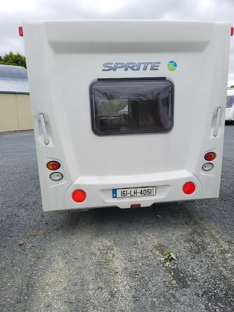 Sprite musketeer lightweight 4 berth caravan - Image 2
