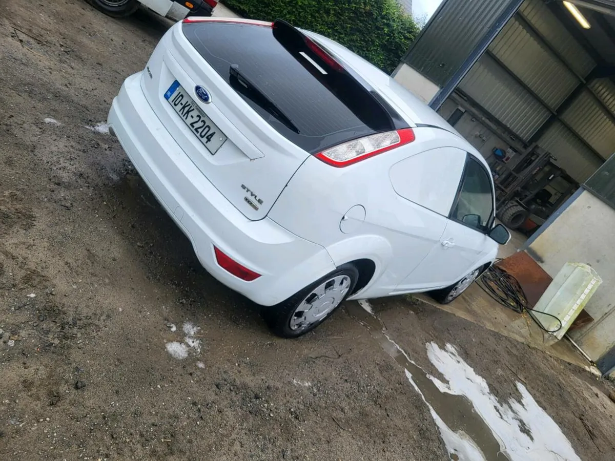 2010 ford - Image 4