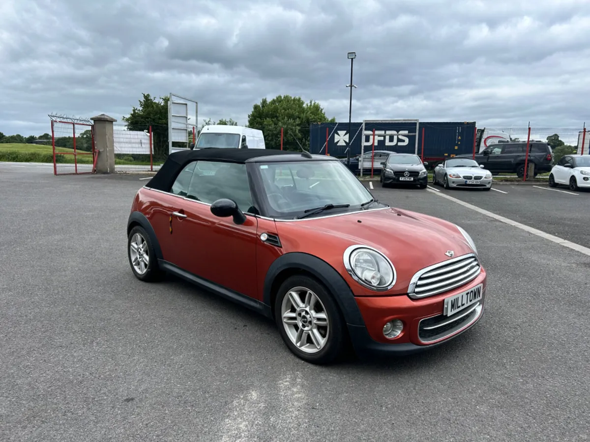 Mini Cooper 2010 - Image 1