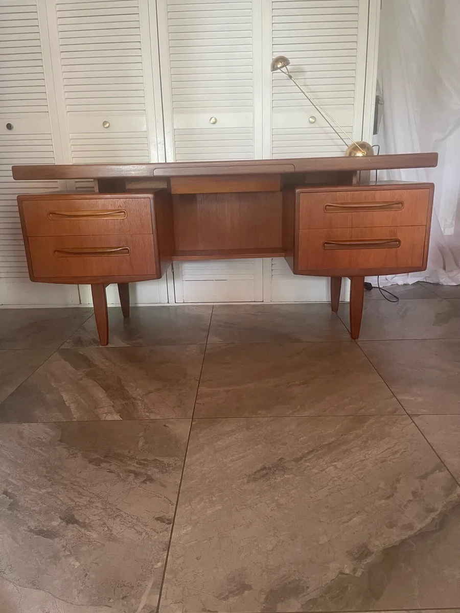 Mid century G plan floating desk - Image 2