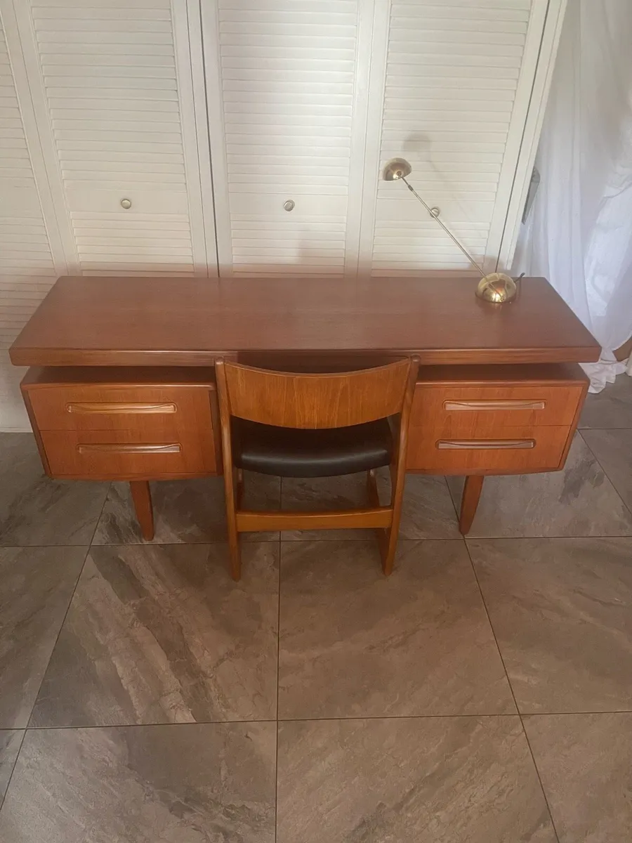 Mid century G plan floating desk - Image 3