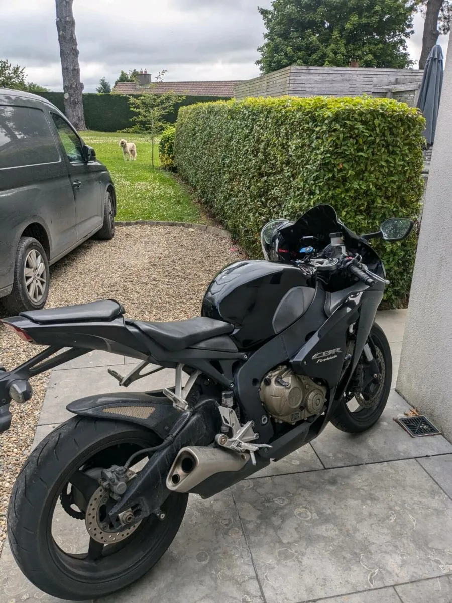 Honda CBR 1000rr Fireblade - Image 1