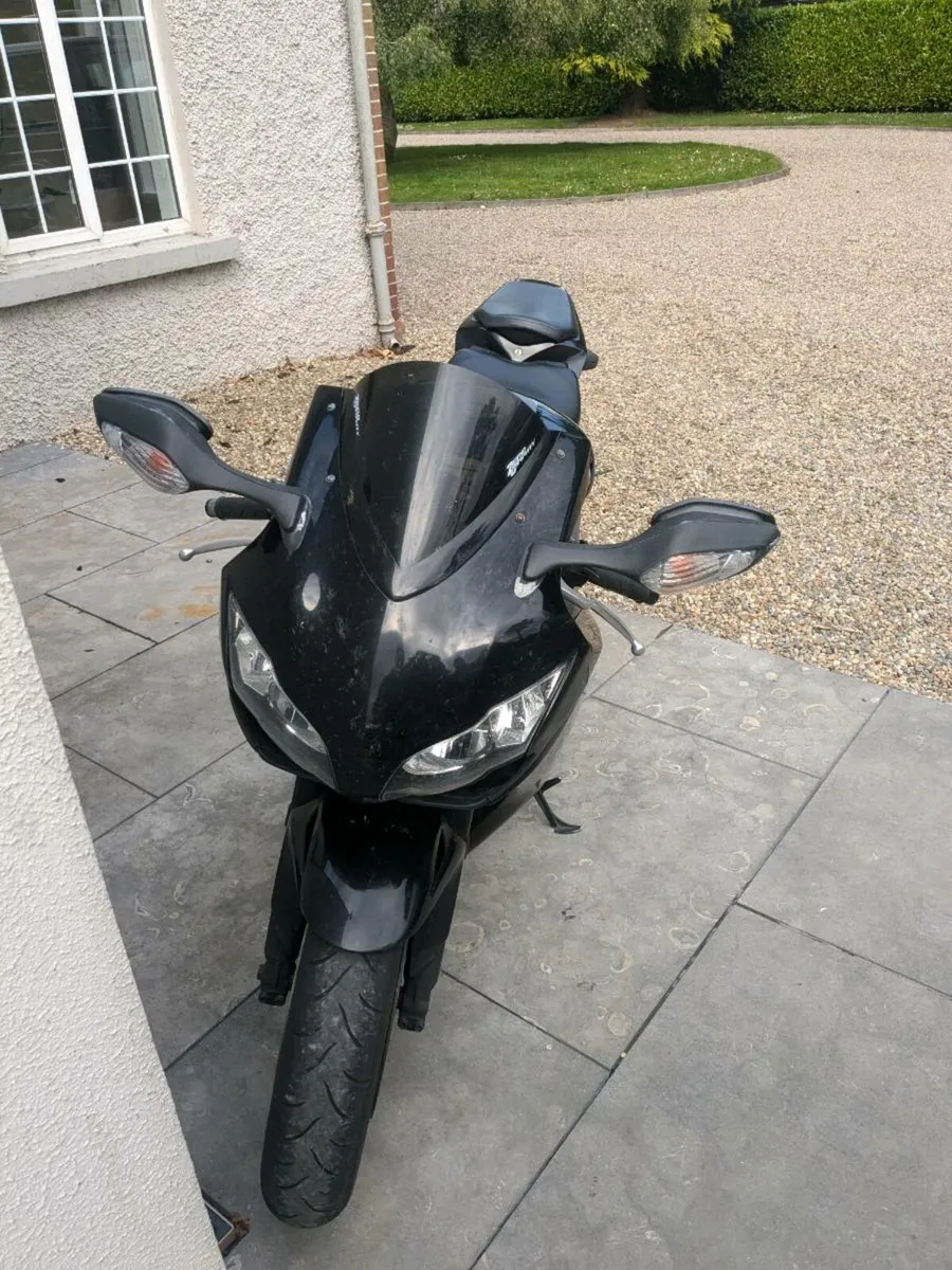 Honda CBR 1000rr Fireblade - Image 3