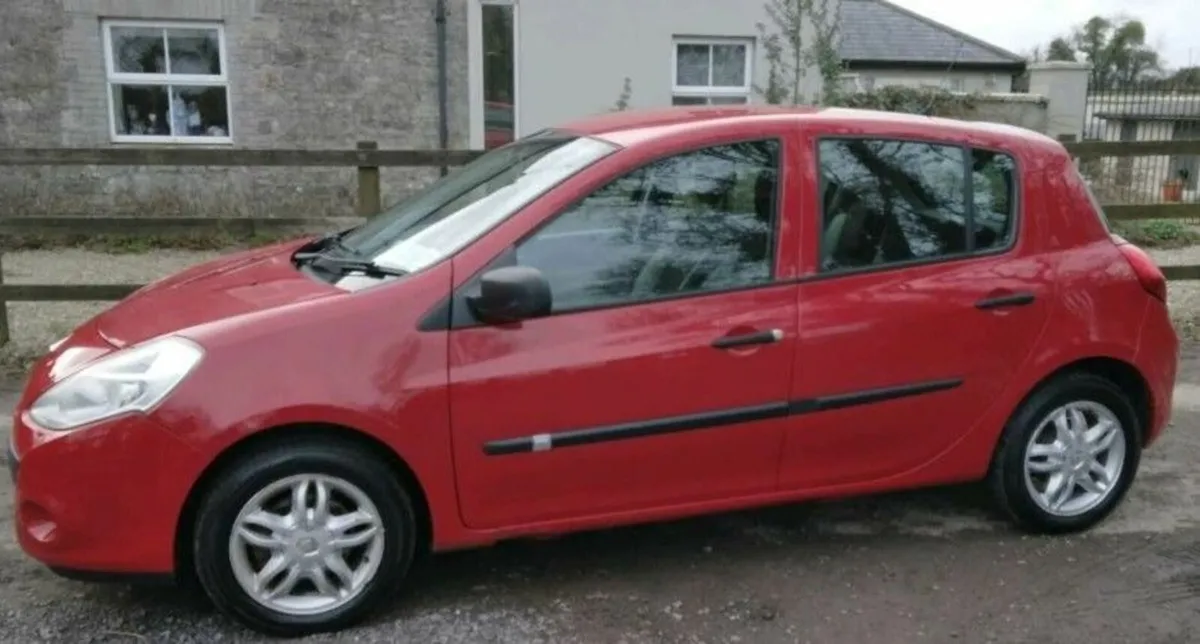 Renault Clio 2012 - Image 1