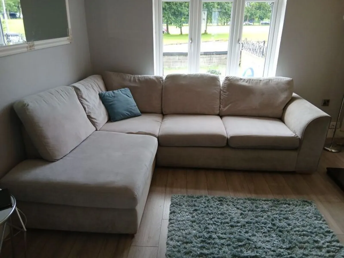 Left hand Corner Sofa - Image 1
