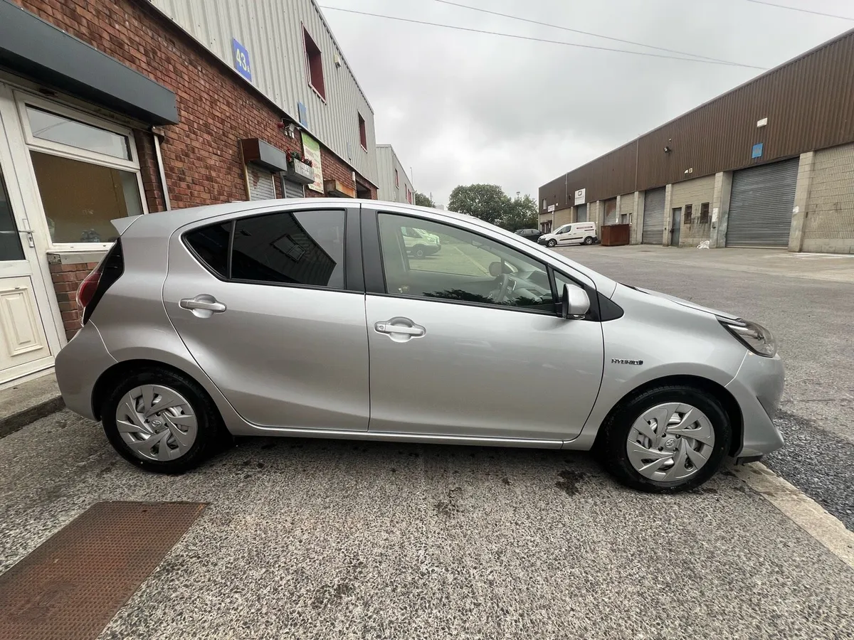 Toyota Aqua 1.5L Hybrid 2020 - Image 4