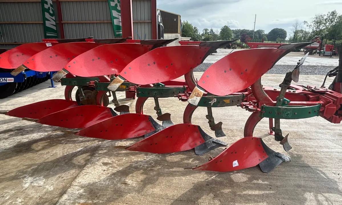 Kverneland ES 85/200 5 furrow plough - Image 1