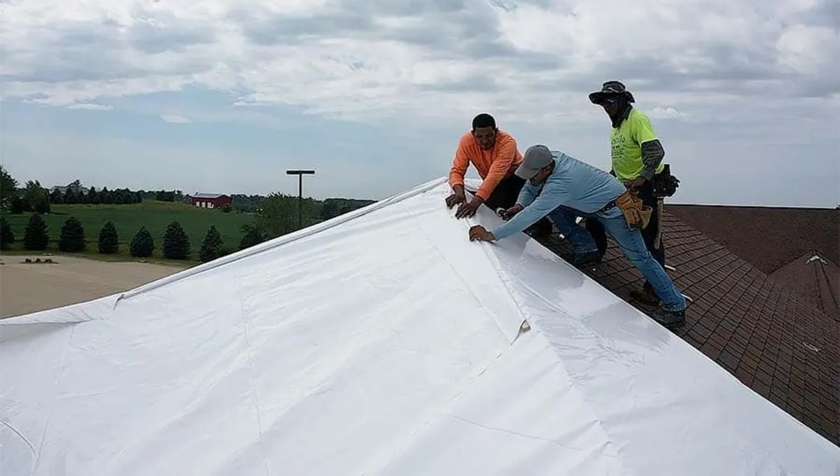 Tarpaulin roofing covers build renovation - Image 3