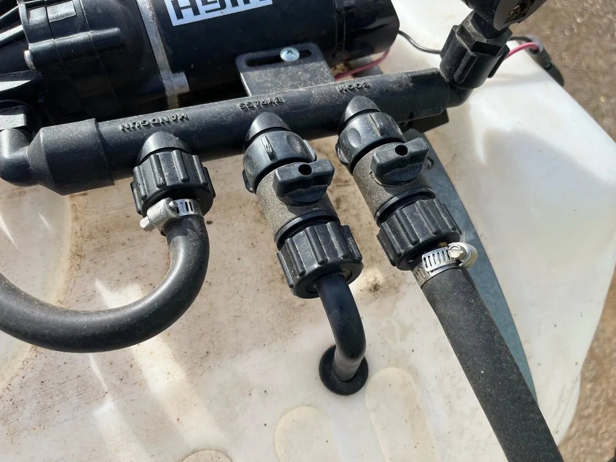 Quad mini tractor sprayer - Image 3