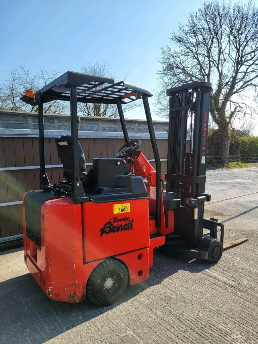 Forklift - Image 4