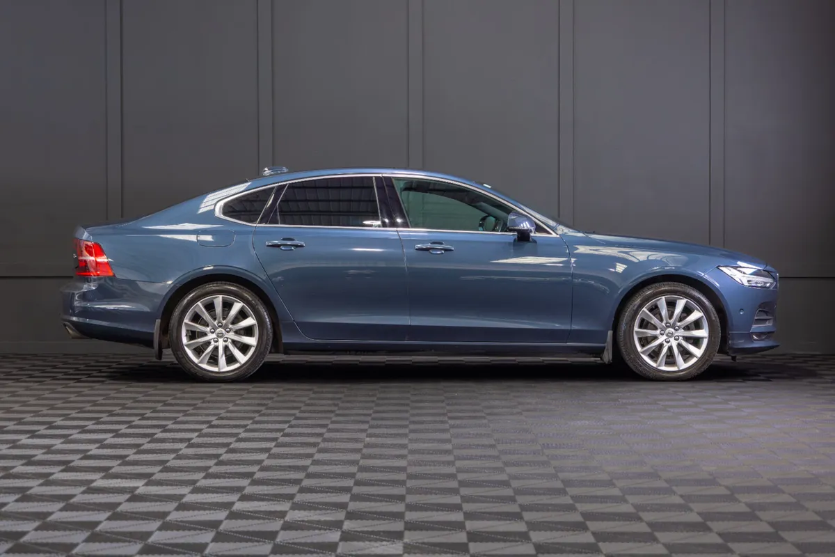 2019 Volvo S90 D3 Momentum Plus - Image 2