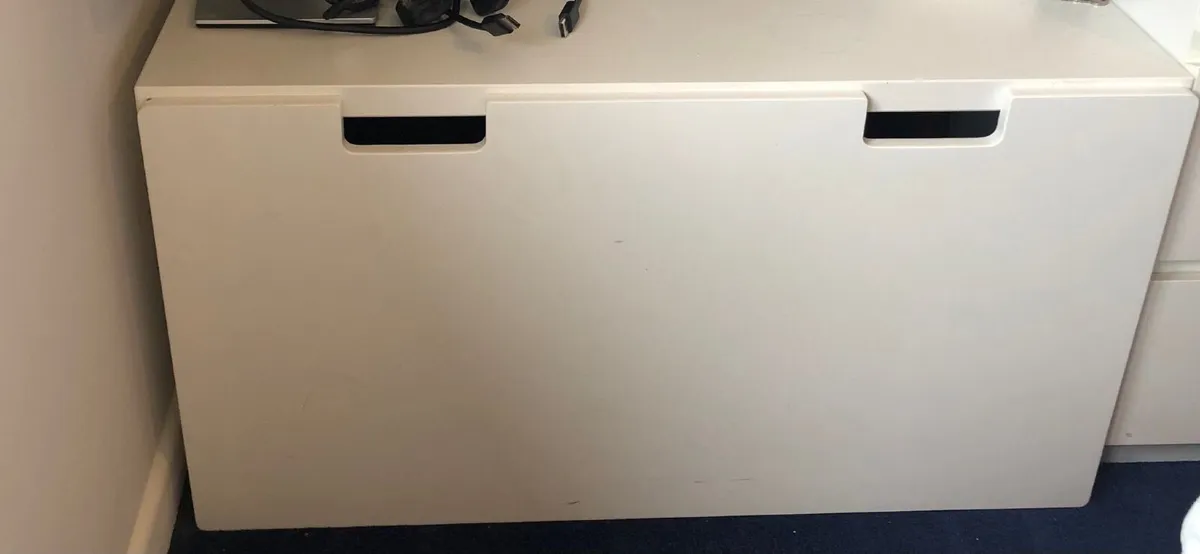 Bedroom draws and storage - Image 2
