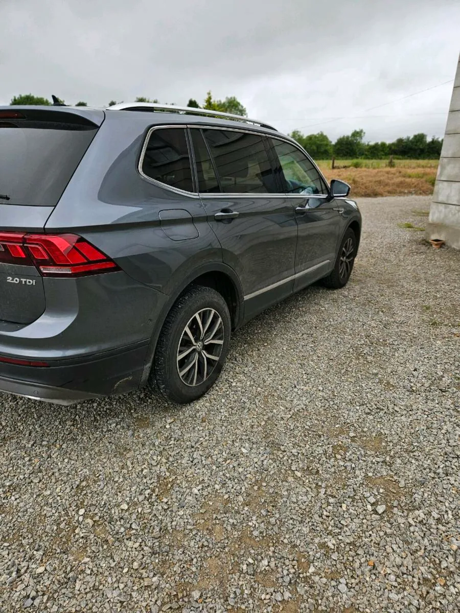 182 Volkswagen Tiguan Allspace - Image 4
