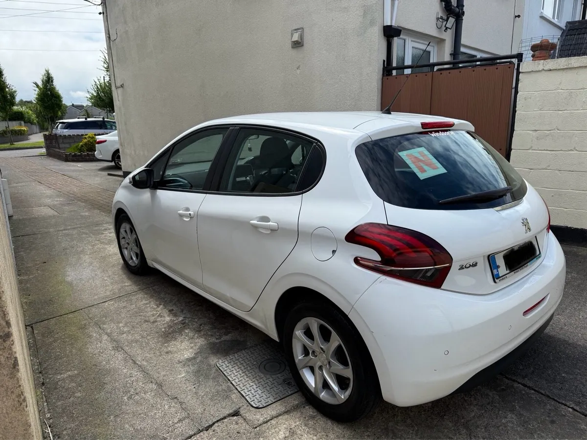 Car - Image 2