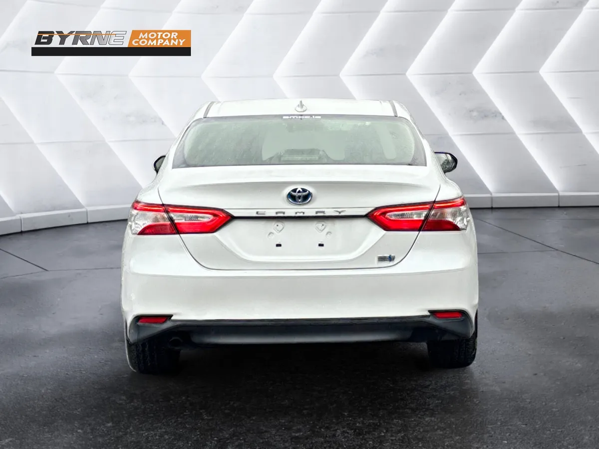 TOYOTA CAMRY 2.5 HYBRID AUTO, 2019 - Image 4