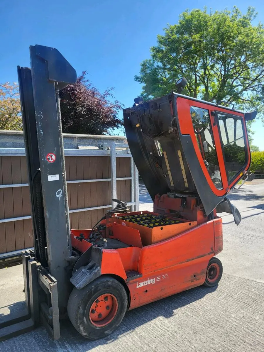 Forklift - Image 2