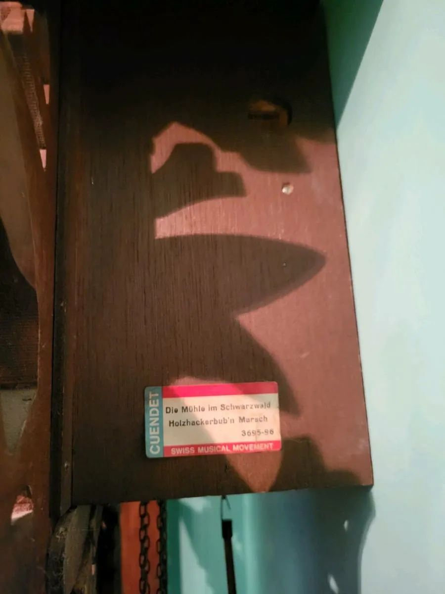Vintage wooden cuckoo clock - Image 2