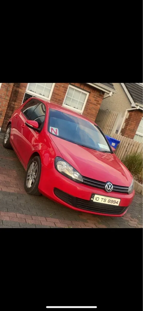 Volkswagen Golf 2010 - Image 1