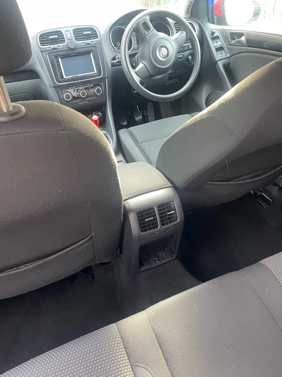 Volkswagen Golf 2010 - Image 3
