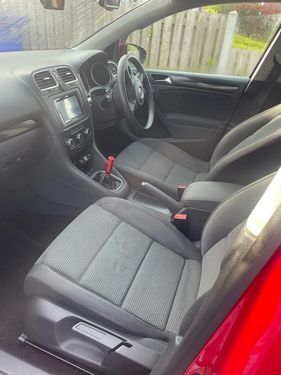 Volkswagen Golf 2010 - Image 4