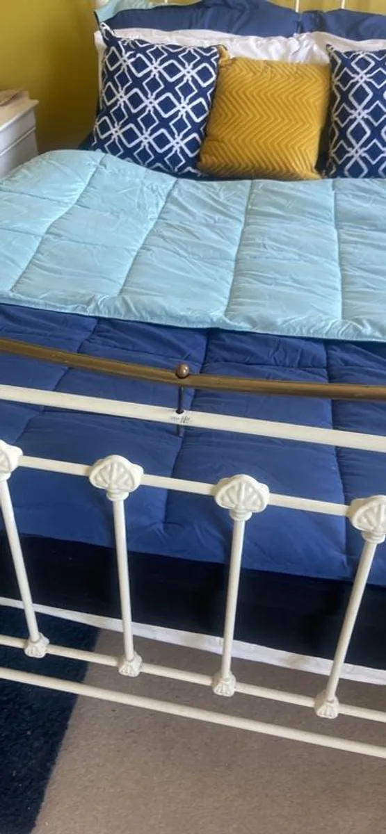 king size bed - Image 3