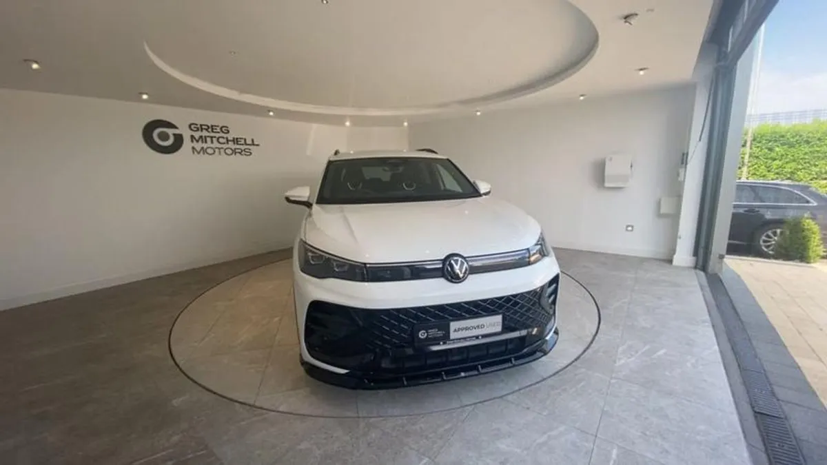 Volkswagen Tiguan 2.0 TDI R-line 5dr DSG - Image 2