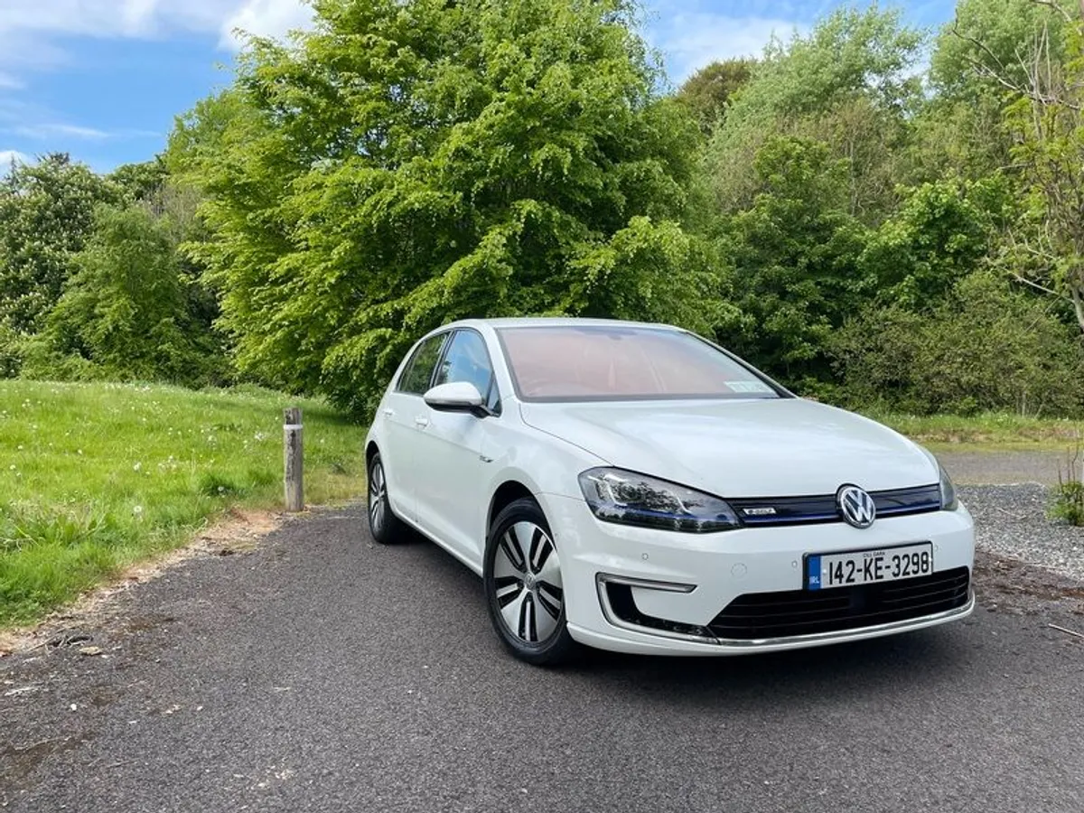 2014 Volkswagen Golf - Image 2