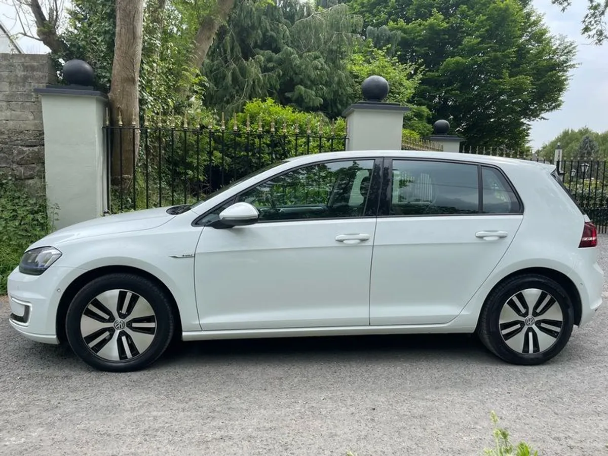 2014 Volkswagen Golf - Image 4