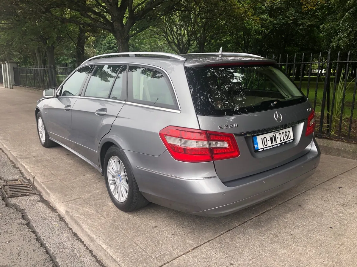 2010 MERCEDES E220 ESTATE 7 SEAT - Image 4