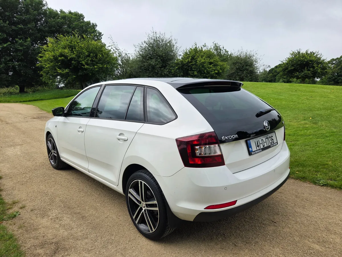 Skoda Rapid 2014 - Image 2