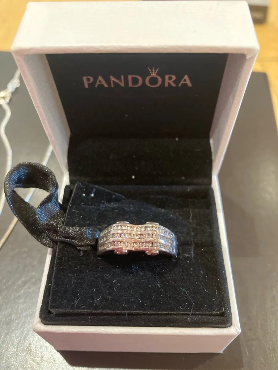 Sterling Silver ring with crystals - Image 1