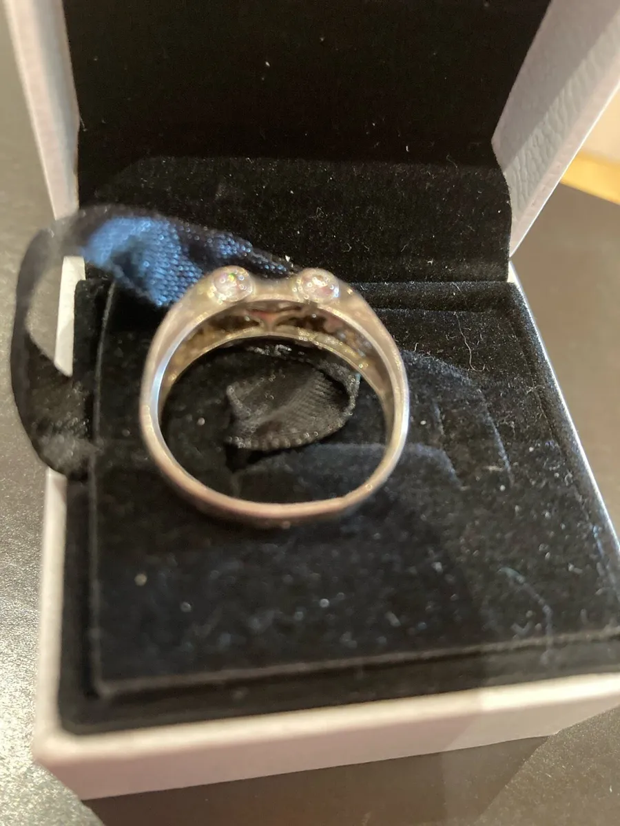 Sterling Silver ring with crystals - Image 4