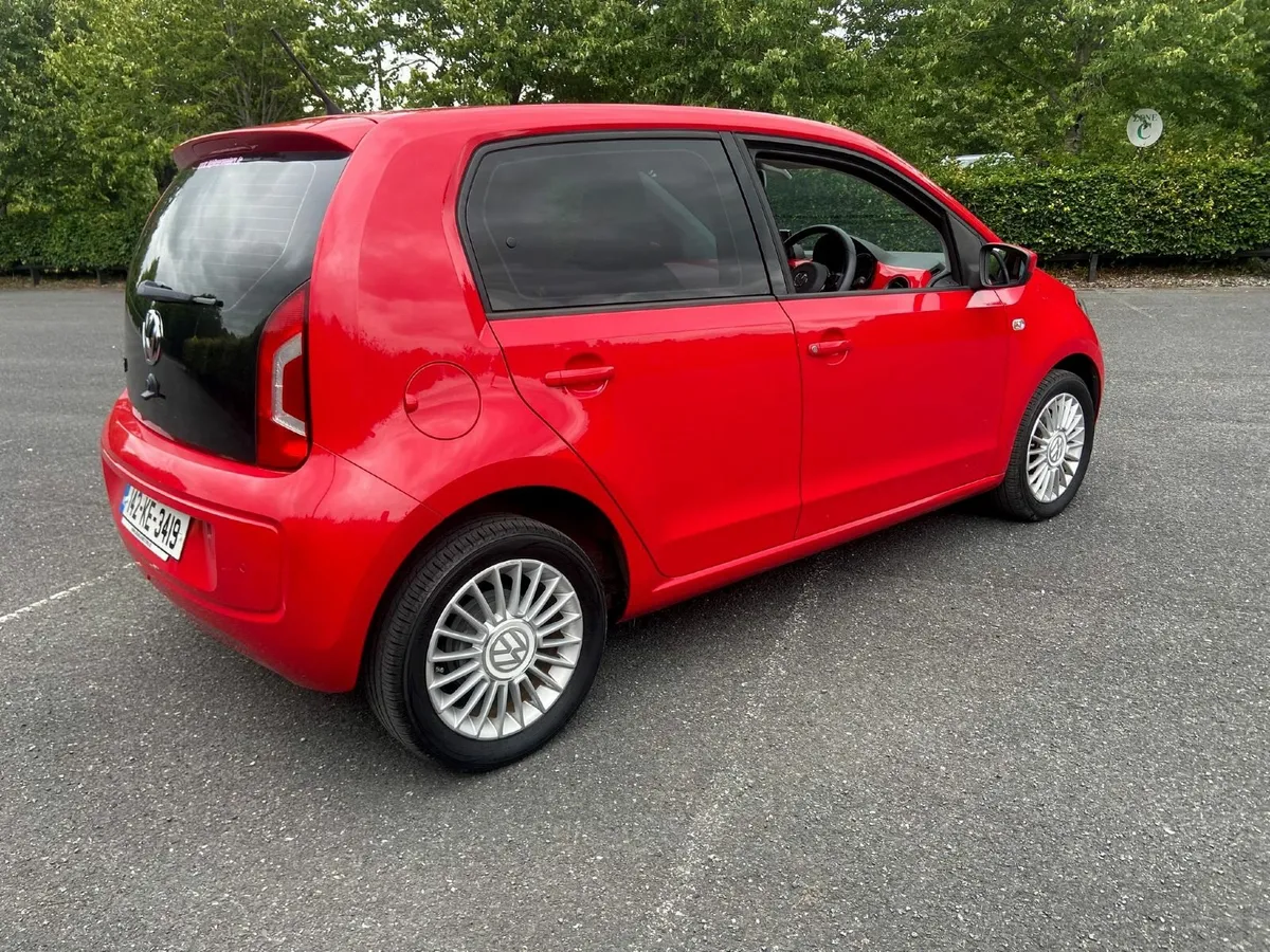 2014 Volkswagen Up! / Apple CarPlay / Auto - Image 2