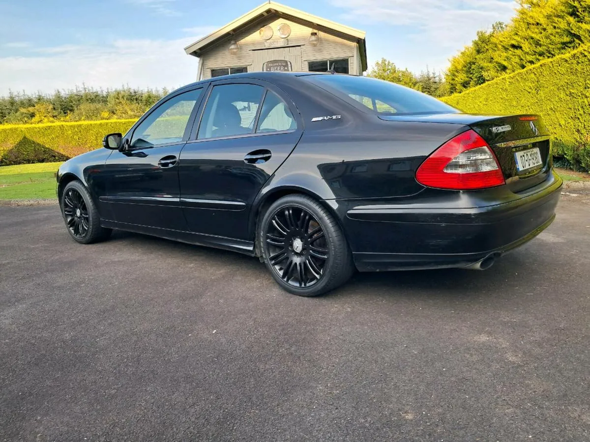 1997 mercedes e200 auto - Image 1