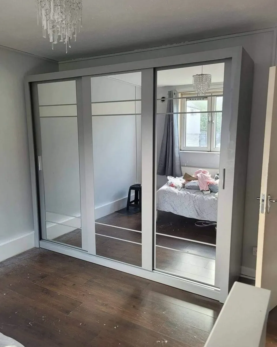 WARDROBES - Image 1