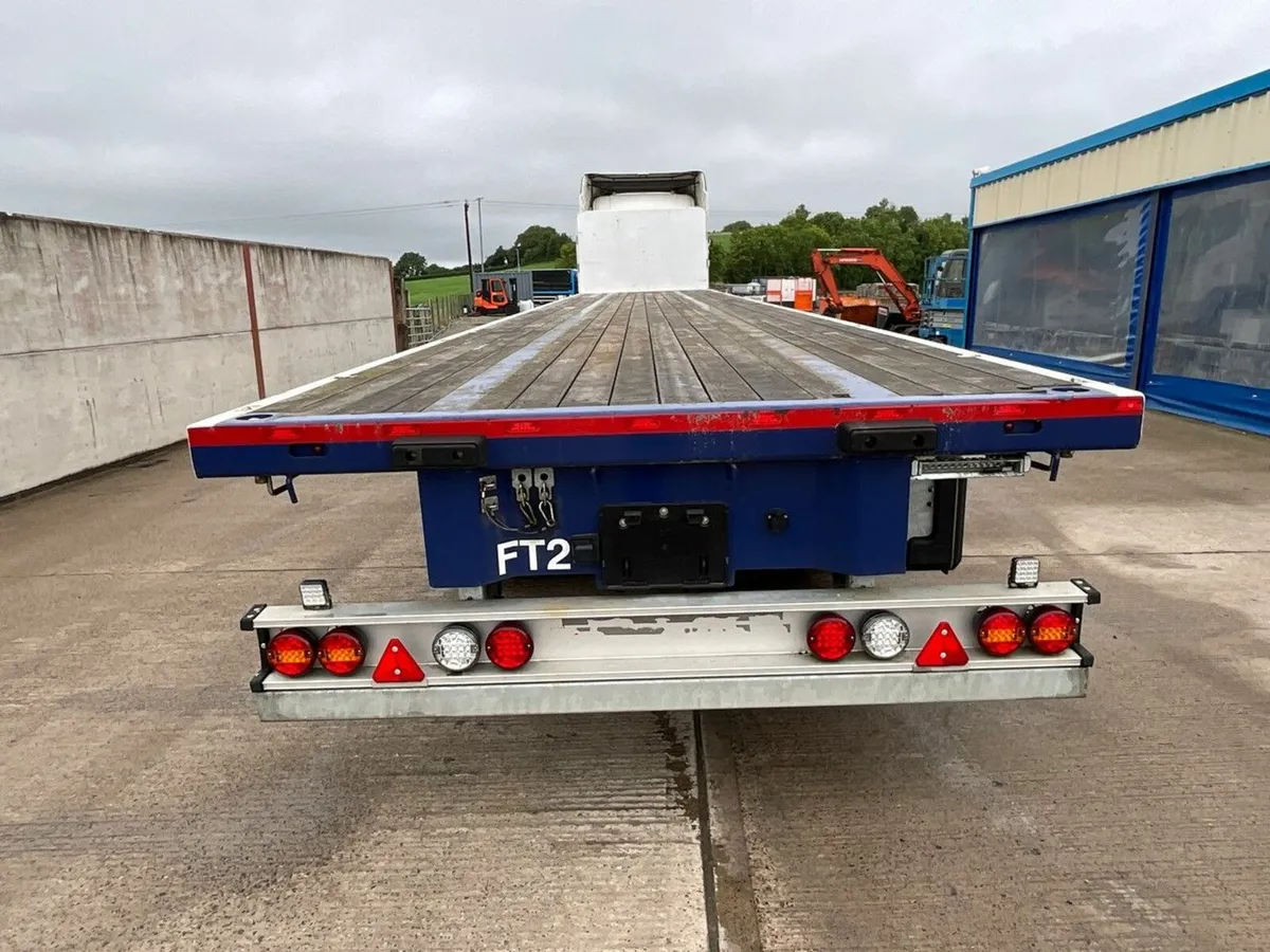 SDC 45ft TRI AXLE FLAT TRAILER ON AIR - Image 4