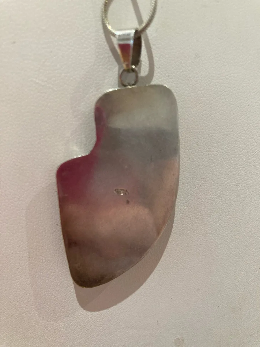 Sterling Silver pendant and chain - Image 3
