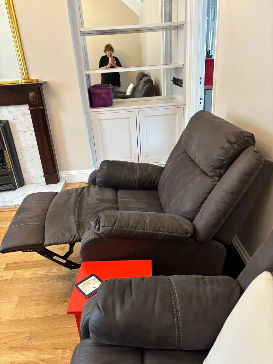 Two armchairs - Image 1