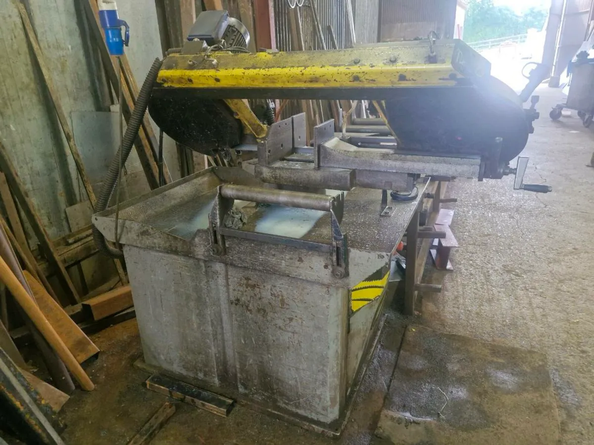 Steel band saw - Image 1
