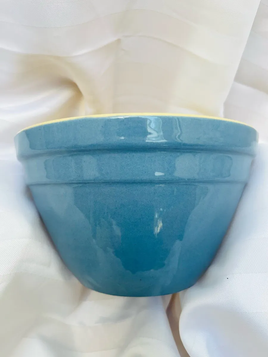 Vintage mixing/ pudding bowl - Image 1
