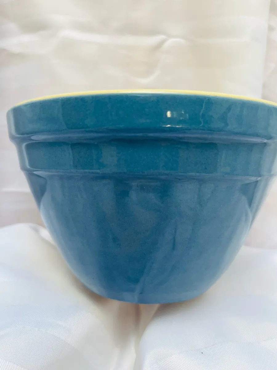Vintage mixing/ pudding bowl - Image 4